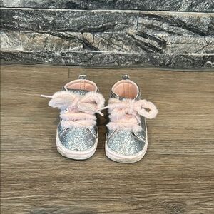 Rising Star infant 9-12 month Glittery‎ Silver and Pink Shoes